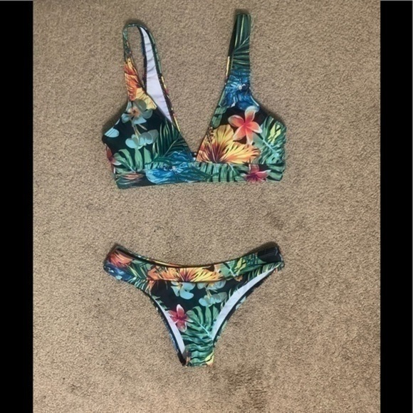 Floral Tropical Bikini Set Size Small - Picture 4 of 11